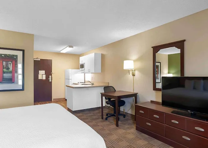 Extended Stay America Select Suites - Tampa - North Airport