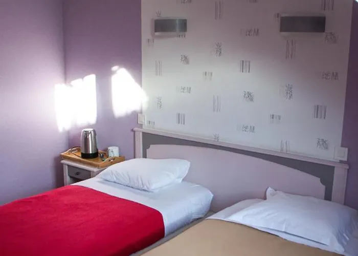 Le relais du chapeau rouge