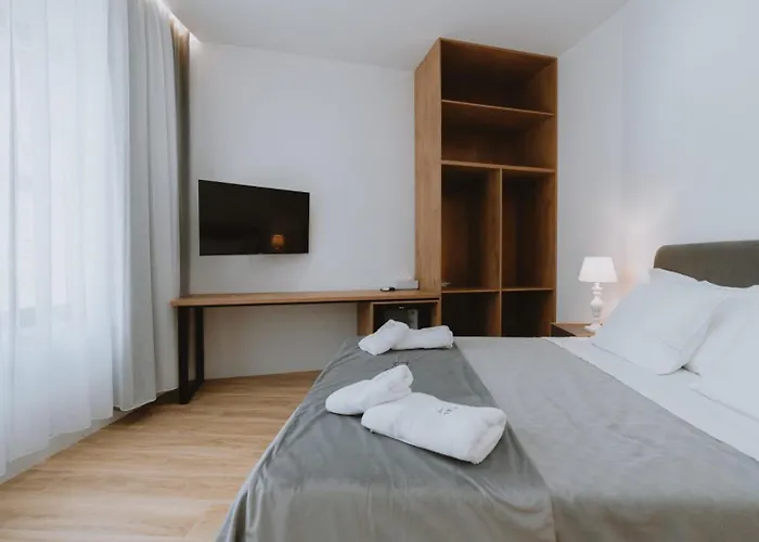 Dyrmo Hotel