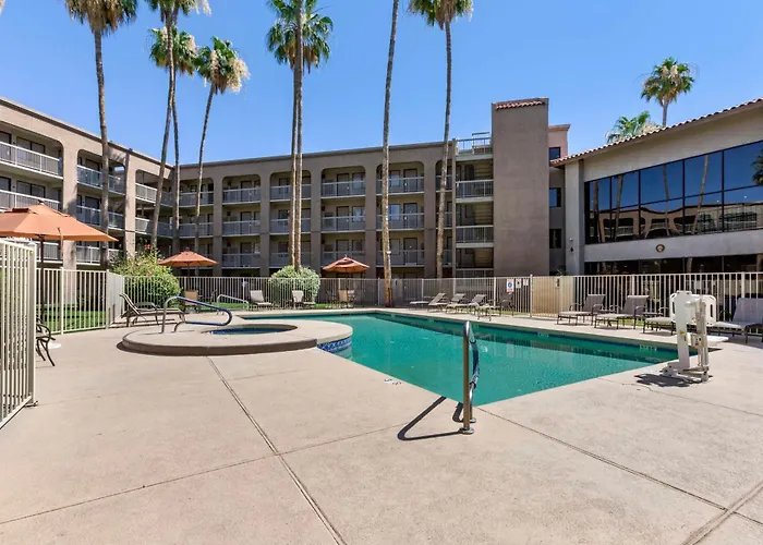 Best Western Plus Scottsdale Thunderbird Suites