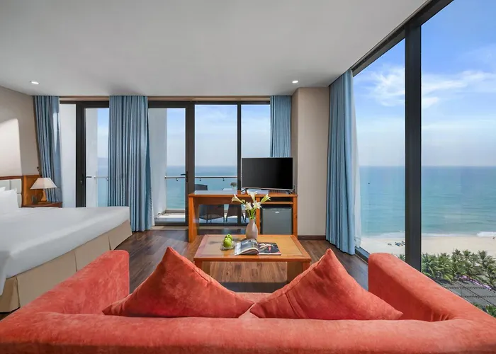 Yarra Ocean Suites Danang