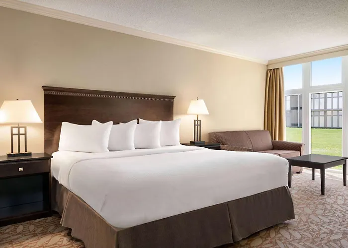 Ramada By Wyndham Cornwall