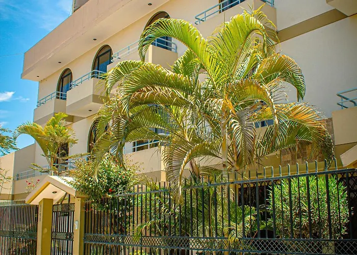 Del Valle House II
