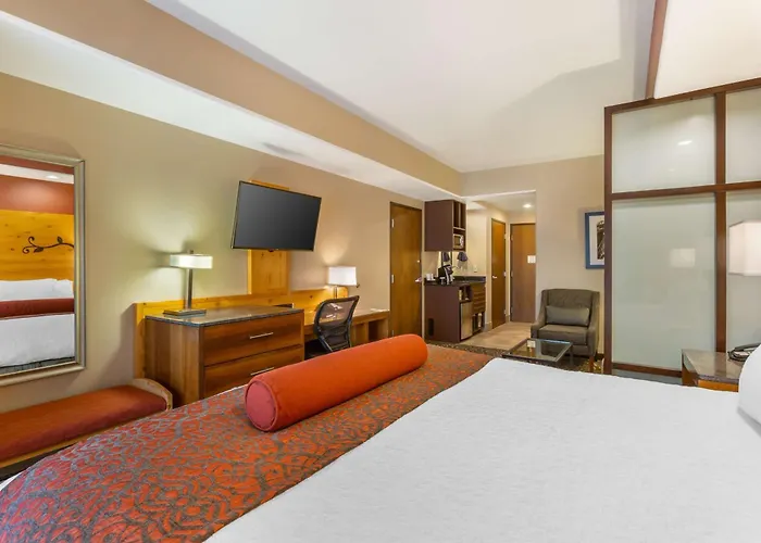 Best Western Premier Ivy Inn & Suites