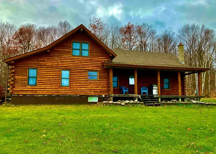 Garden Grove Retreat & Lodging Near Pictured Rocks, Fayette, Trails