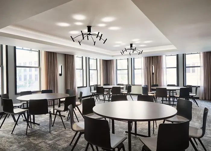 Ac Hotel By Marriott Kansas City Downtown