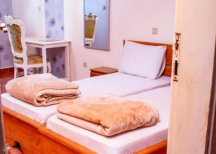 CERGY PONTOISE Hôtel Bafoussam