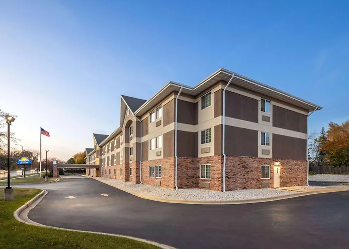 Days Inn & Suites By Wyndham Green Bay Wi