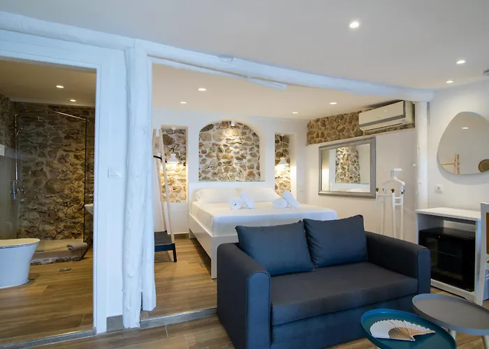 Pontikonisi Hotel & Suites-Adults Only