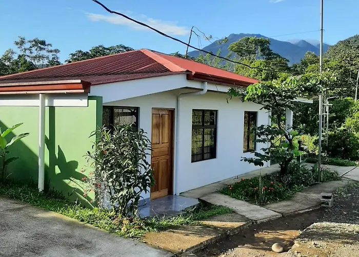 Cabinas El Pilón Río Celeste