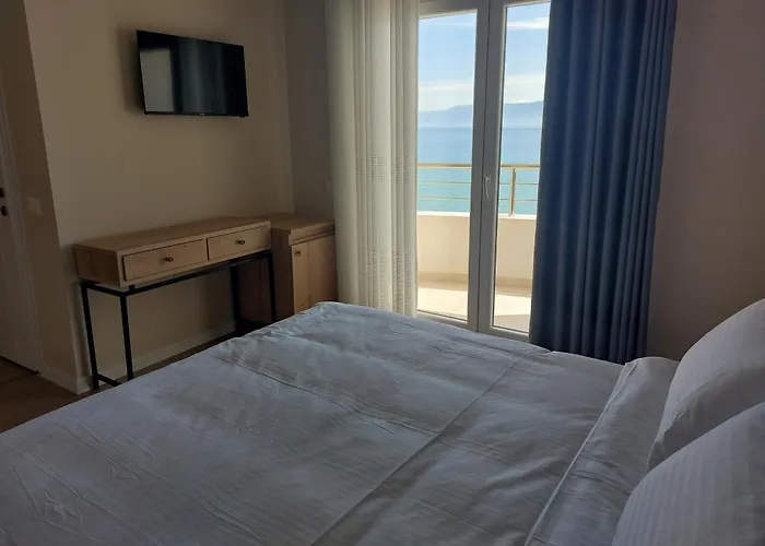 Hotel Demoli