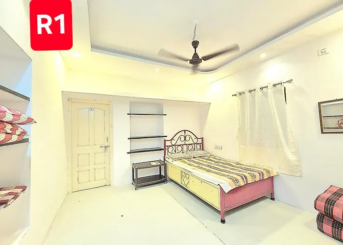 Shriguru Guest House Akkalkot
