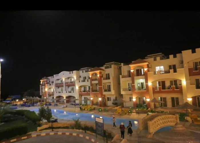 La Sirena Double Room With Mountain View, Families And Couples Only, Extra Of 200 Egyptian Pounds Per Adult Person Per Stay ,To Be Paid To The Resort