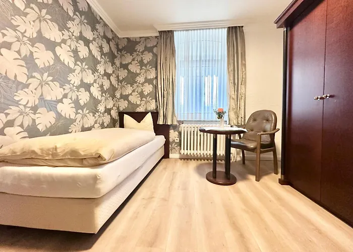 Hotel Deutsches Haus Mit Wlan Und Parkplatz, Hdz Und Kliniken In Der Naehe, Direkt An Der A2 Und A30 Gelegen