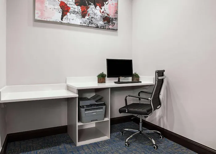 La Quinta By Wyndham Denton - University Drive