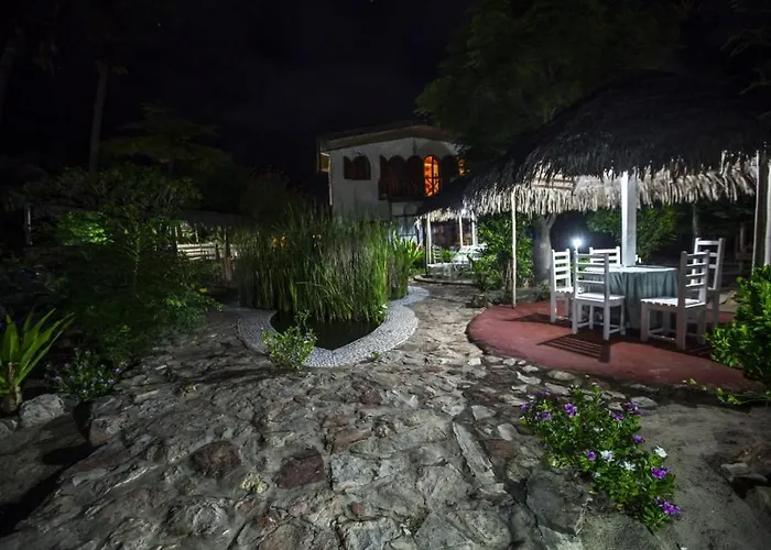 Chez Maggie Hotel & Restaurant