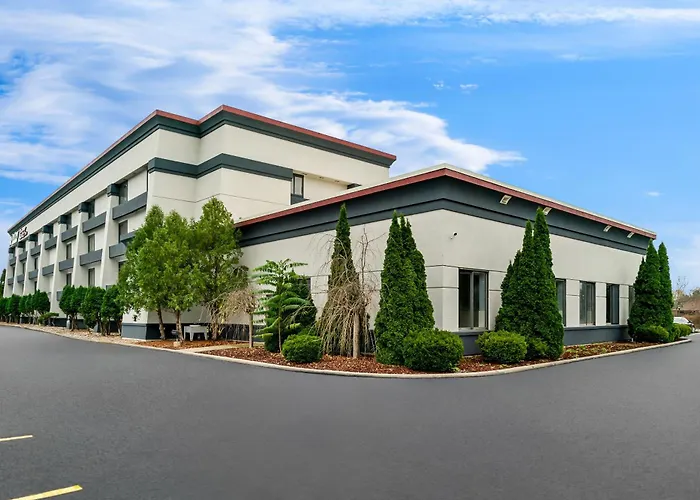 Hometowne Studios By Red Roof Flint