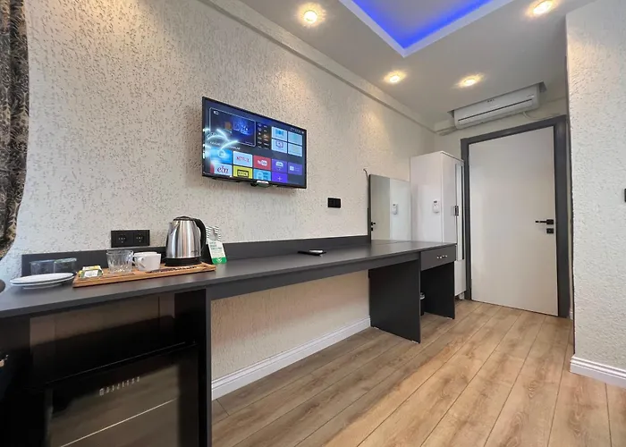 Feycem Suites Hotel