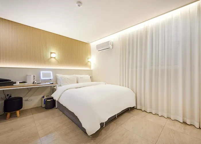 Urban Hotel