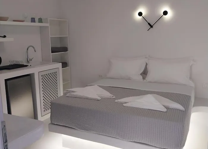 East Wind Perissa