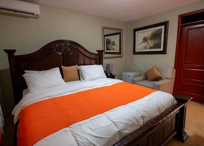 Vivy Hill'S Hotel