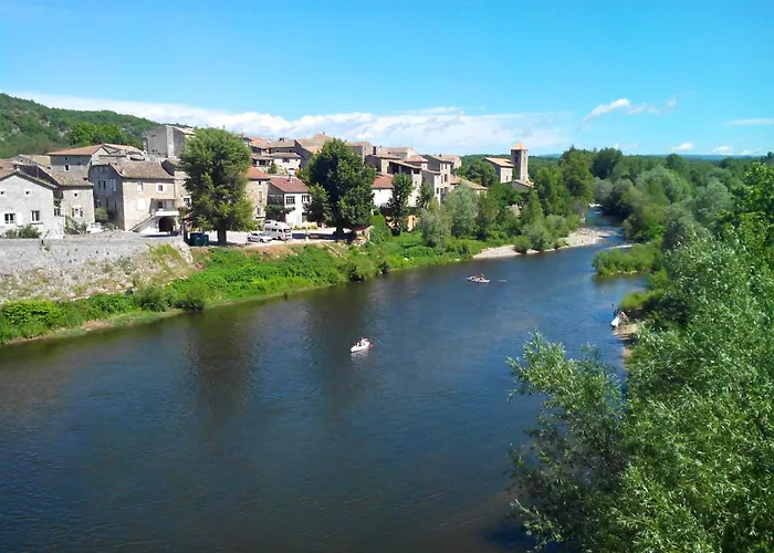 Auberge Les Voûtes - Chambres d'hôtes à Lanas, Sud Ardèche - Demi-Pension