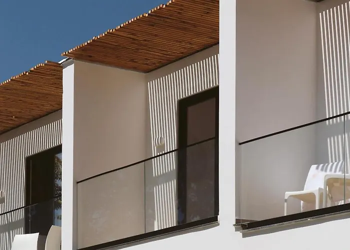 Noima Hotel & Suites