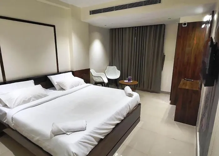 Model Grand Inn