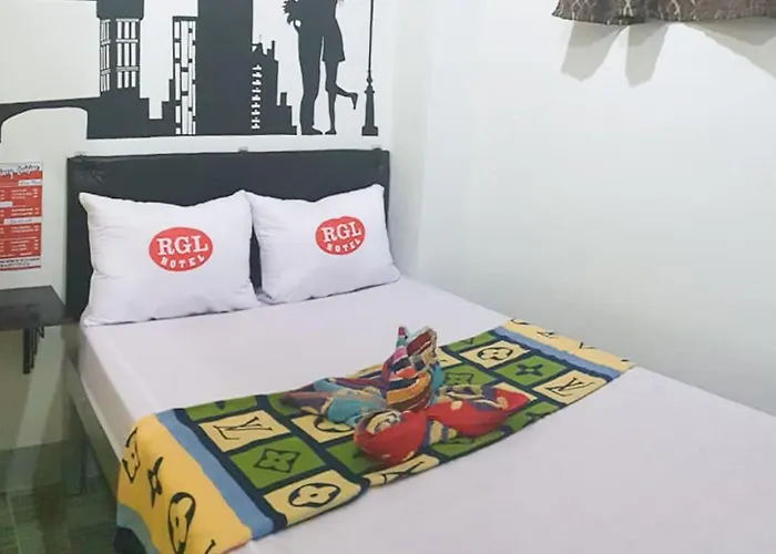 Rgl Pinamalayan Condotel By Reddoorz