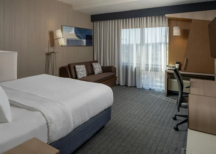 Courtyard By Marriott Jackson Airport/Pearl