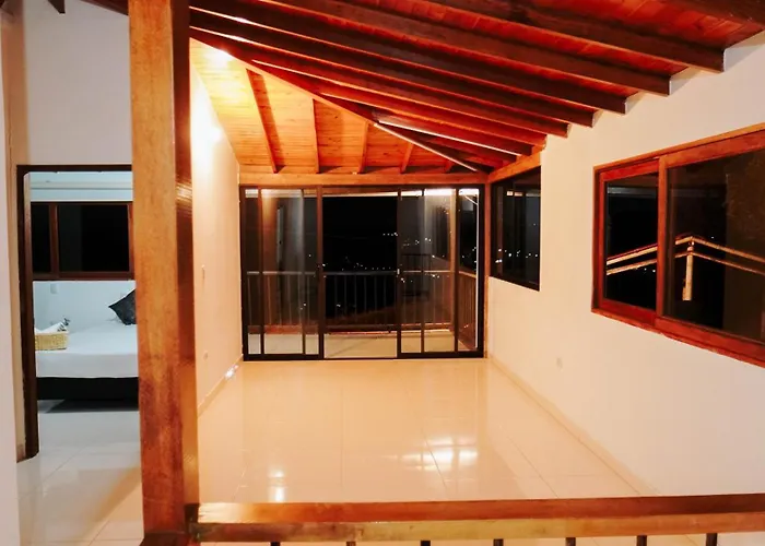 Oru Forest Retreat & Eco Lodge, Just 15 Minutes From The Airport