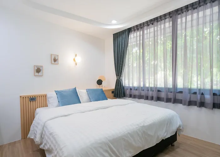 Phunaya Phuket Oldtown Hotel