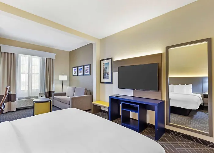 Comfort Suites Hanes Mall