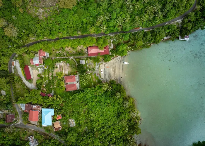 The Hawk'S Nest Resort