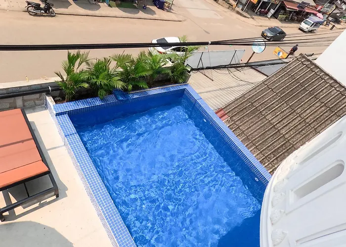 Vang Vieng Rivercube Hotel