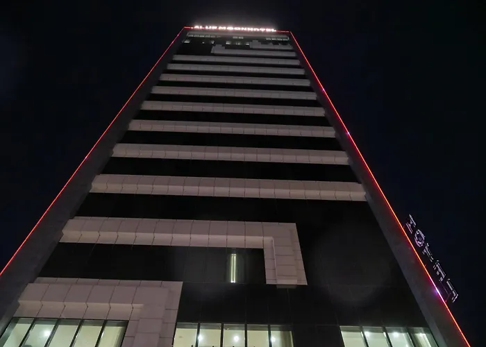 Blue Moon Hotel