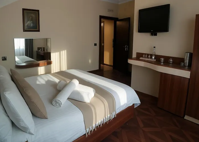 Hotel Shadervan