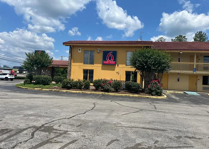 Studio 6 Extended Stay - Huntsville, Al University Drive
