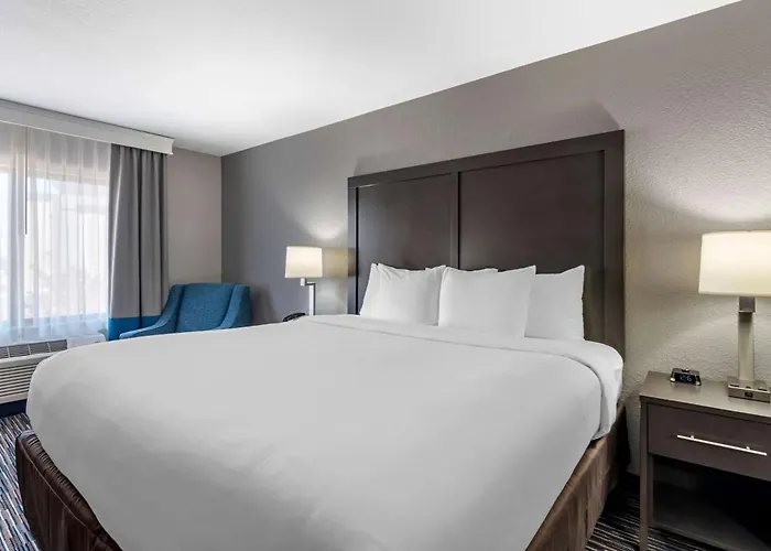 Comfort Inn & Suites Emporia