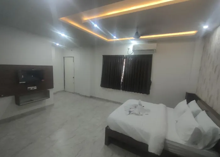 Crown Suites