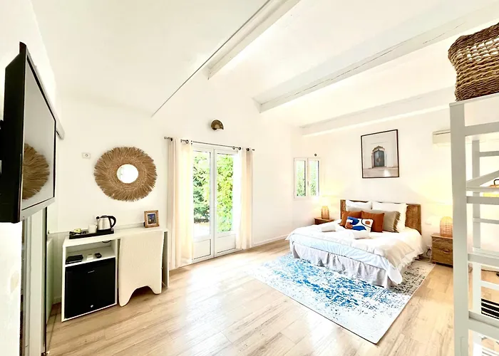 Villa B
