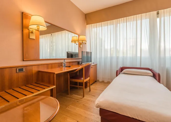 Crystal Hotel Varese