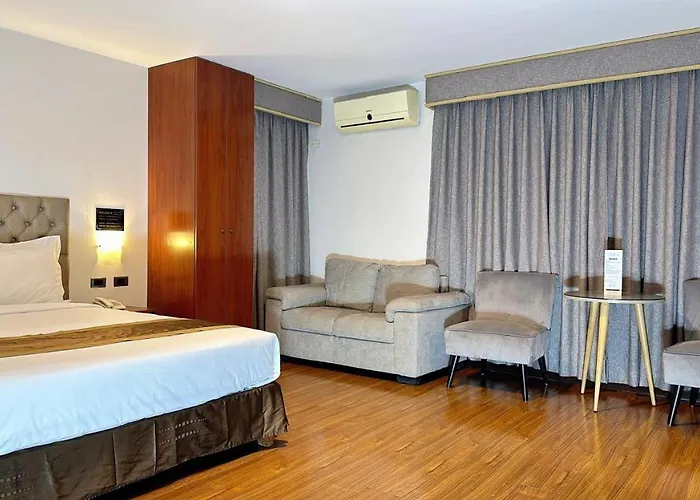 Serenzza Hotel