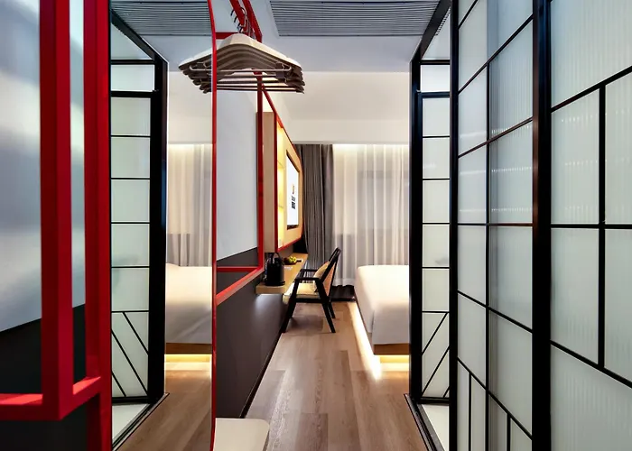Xiamen Zhongshan Road Pedestrian Street Qulistar Hotel