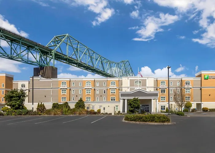 Holiday Inn Express Hotel & Suites Astoria By Ihg