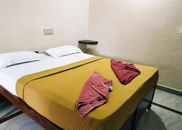 Hotel Varsha Hampi