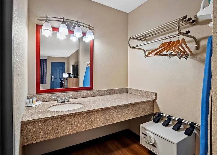 Days Inn By Wyndham Whitmore Lake Near Ann Arbor And Brighton