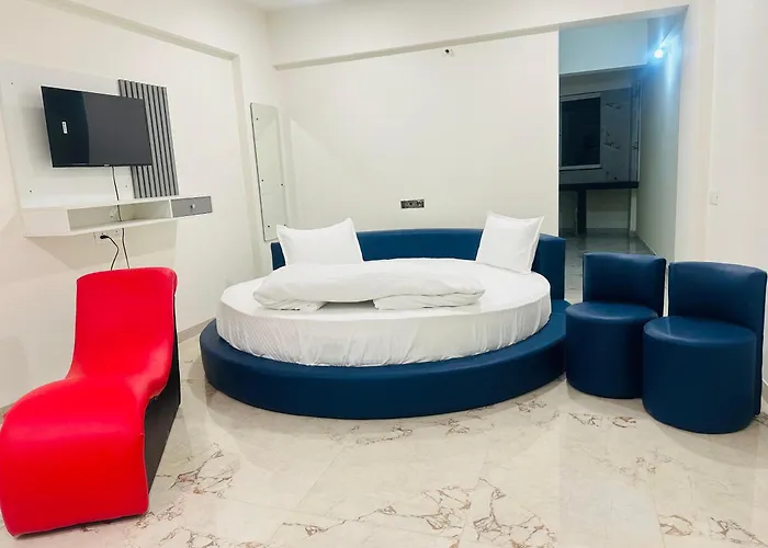 Hotel Wow Inn - Dhanori-Lohegaon Rd, Parande Nagar, Dhanori, Pune