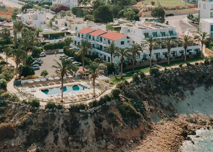 Vrachia Beach Hotel & Suites - Adults Only Kissonerga