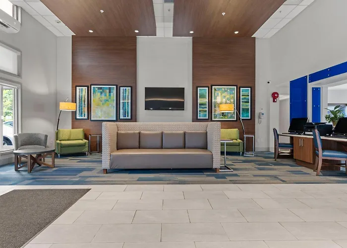 Holiday Inn Express And Suites Surrey By Ihg